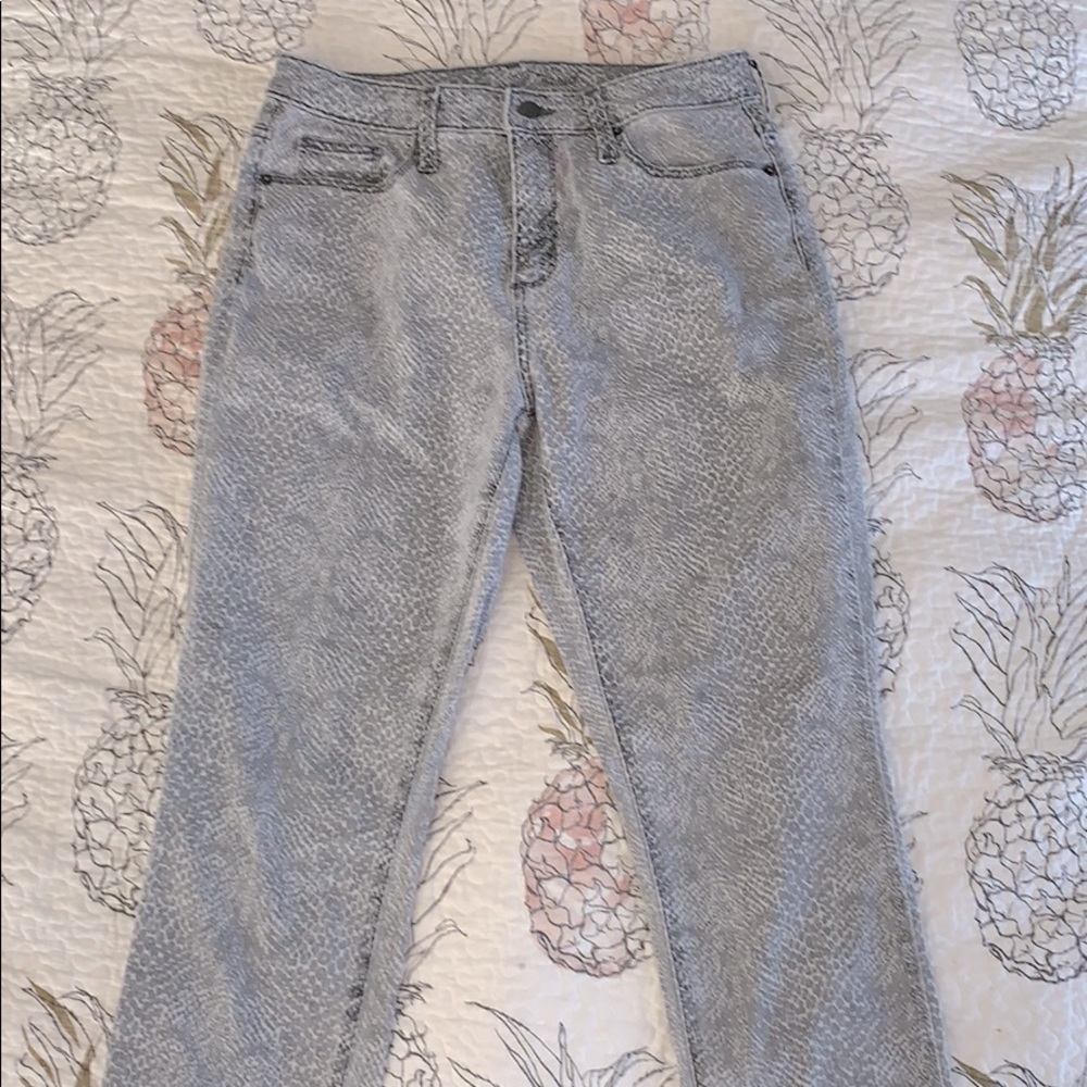 Universal Thread women’s printed jeans
